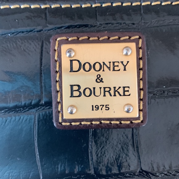 Dooney & Bourke zipper wallet - Picture 6 of 6